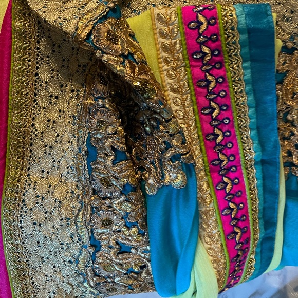 Floral 32 size Saree Set - Picture 4 of 16